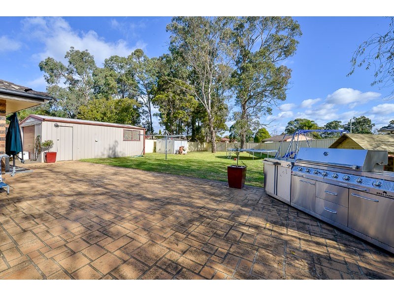 11 Courtland Avenue, Tahmoor NSW 2573