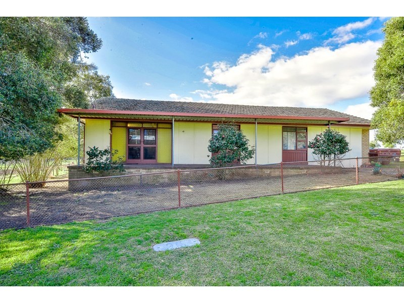 1 Taber Street, Menangle Park NSW 2563