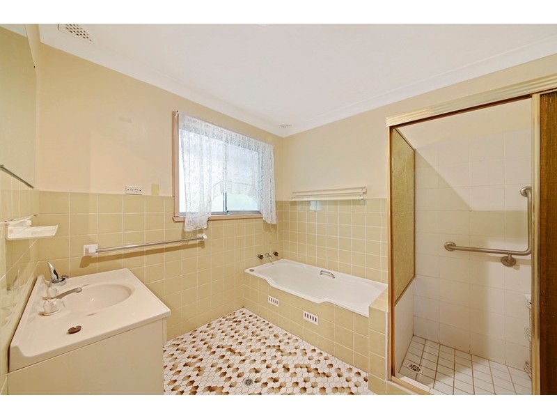 60 Remembrance Drive, Tahmoor NSW 2573