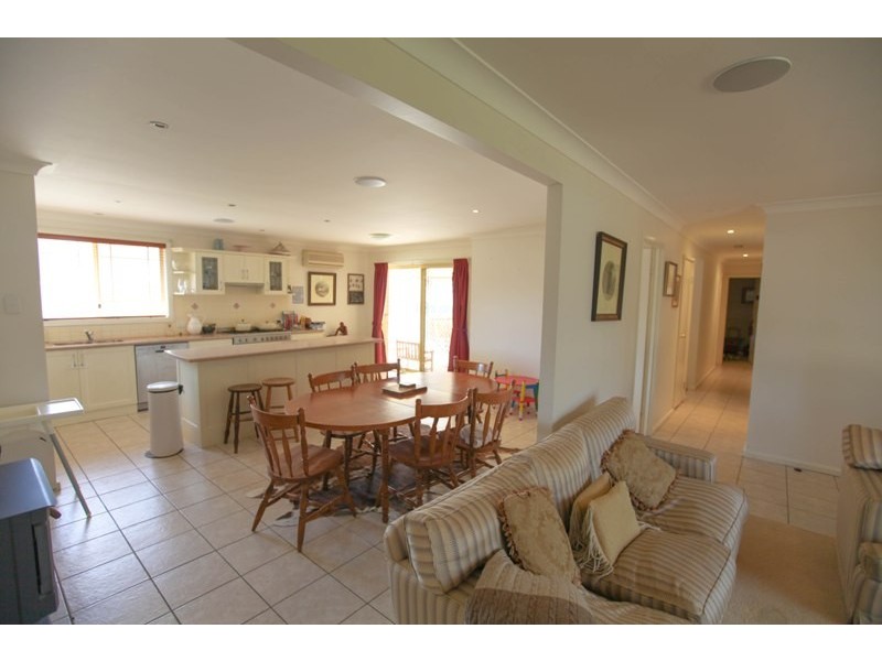 75 Shelleys Lane, Thirlmere NSW 2572