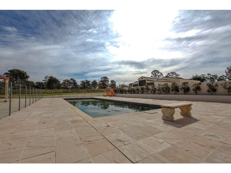 75 Shelleys Lane, Thirlmere NSW 2572