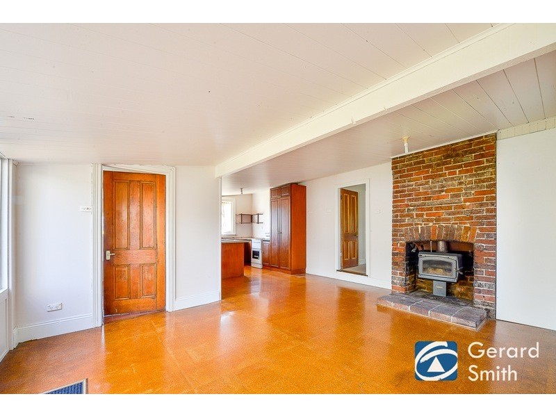 8 Campbell Street, Picton NSW 2571