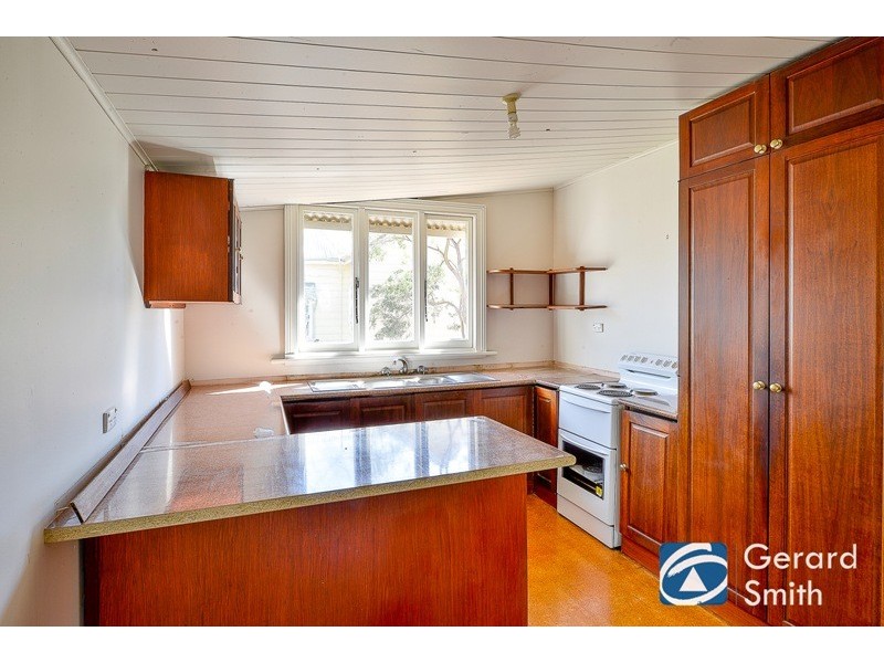 8 Campbell Street, Picton NSW 2571