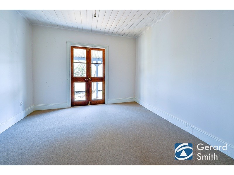 8 Campbell Street, Picton NSW 2571