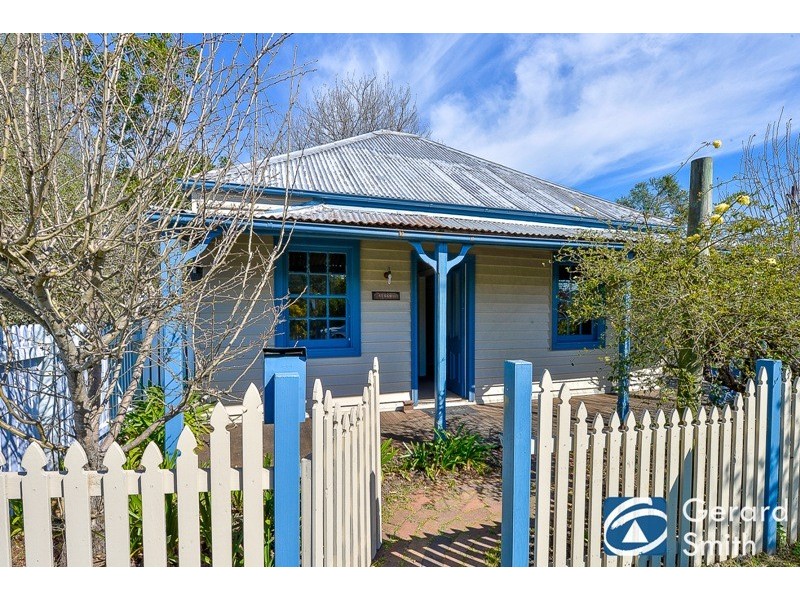 8 Campbell Street, Picton NSW 2571