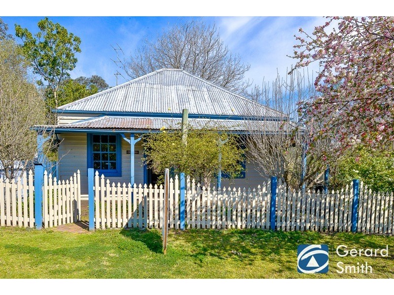 8 Campbell Street, Picton NSW 2571