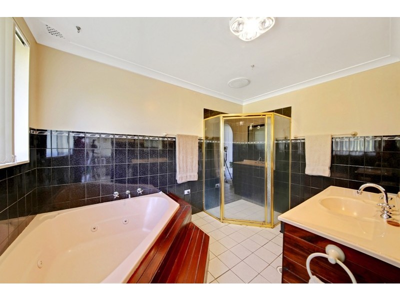 10 Samuel Street, Hill Top NSW 2575