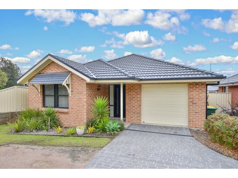 73a Remembrance Drive, Tahmoor NSW 2573