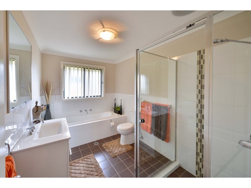 73a Remembrance Drive, Tahmoor NSW 2573