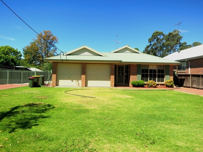 4 Station Street, Douglas Park NSW 2569