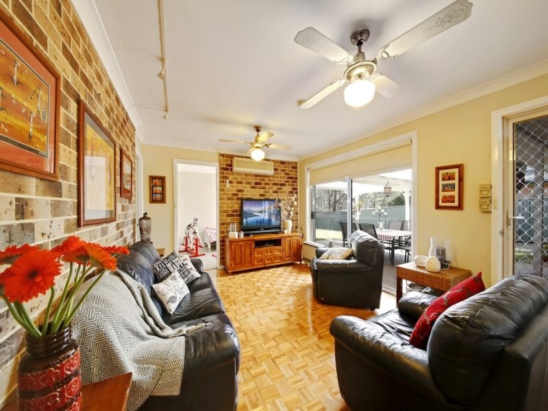 19 Carlton Road, Thirlmere NSW 2572