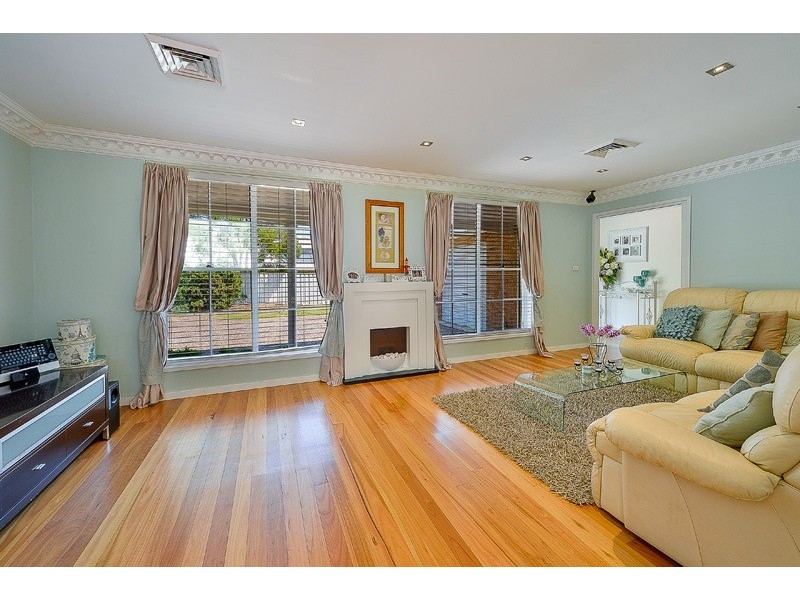 5 Ribbon Gum Place, Picton NSW 2571