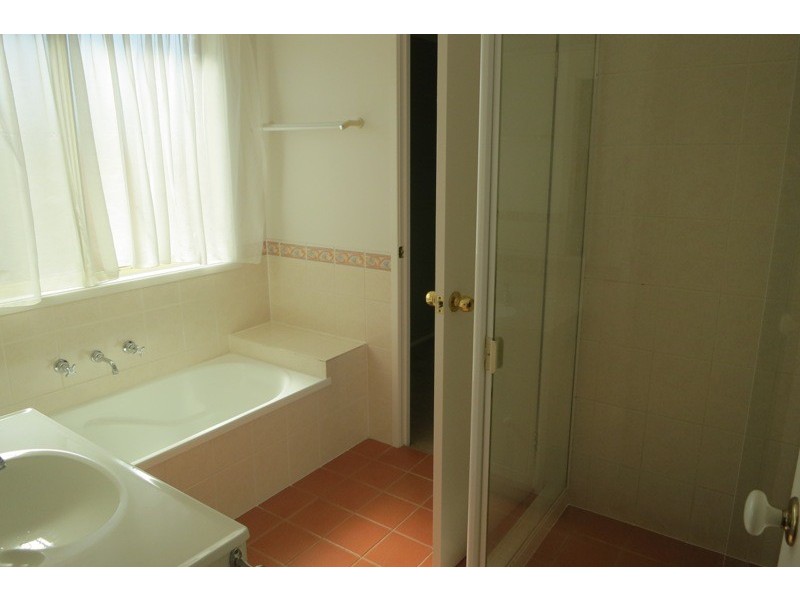 300 Copperfield Drive, Rosemeadow NSW 2560