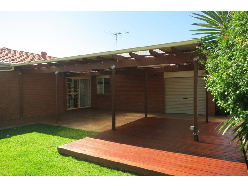 300 Copperfield Drive, Rosemeadow NSW 2560