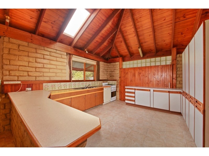 15 Lakes Street, Thirlmere NSW 2572