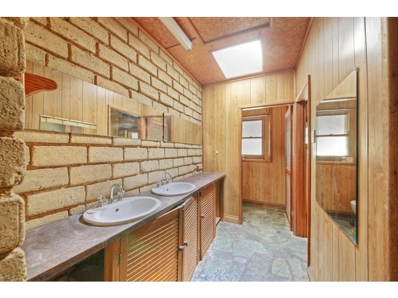 15 Lakes Street, Thirlmere NSW 2572