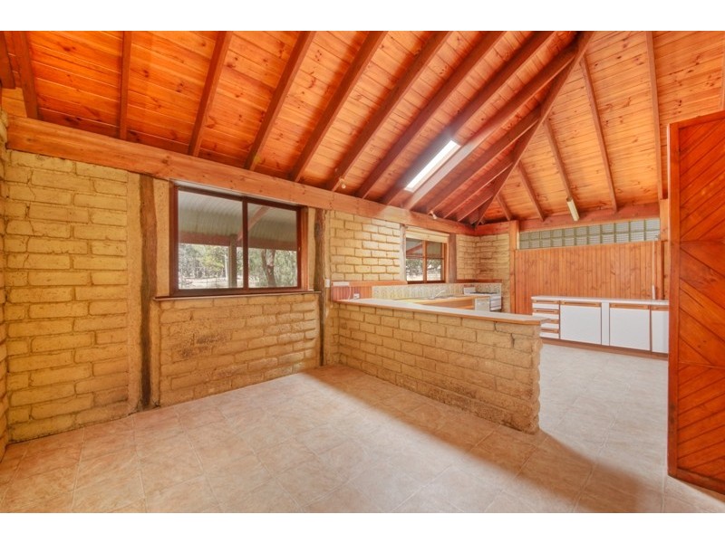 15 Lakes Street, Thirlmere NSW 2572