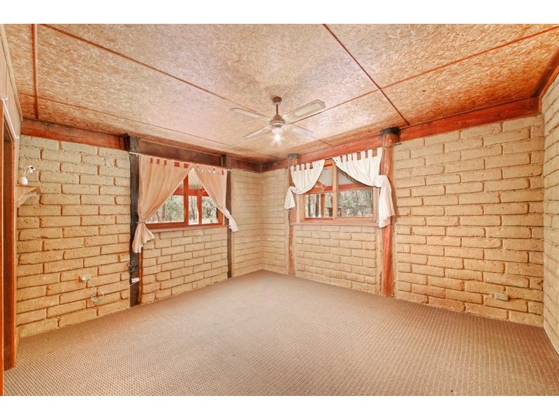 15 Lakes Street, Thirlmere NSW 2572