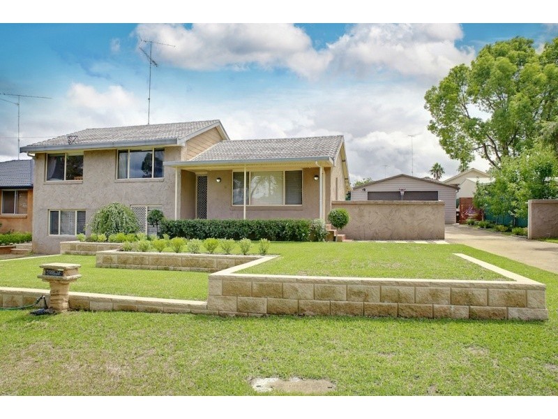 65 Berallier Drive, Camden South NSW 2570