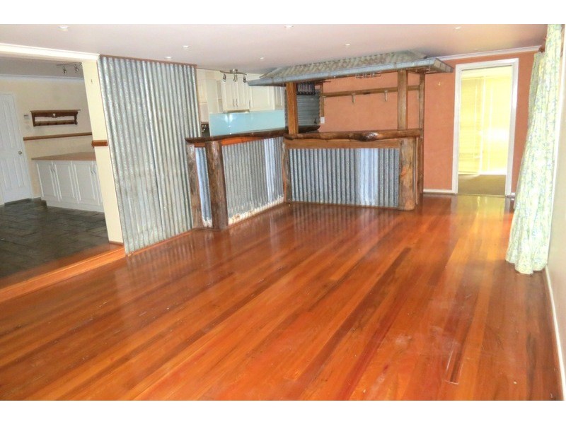 4 Davis Place, Thirlmere NSW 2572