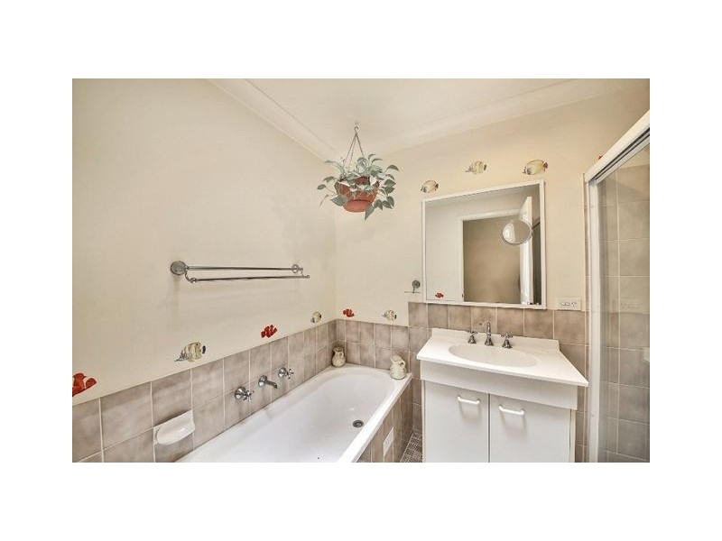 4/10 Windeyer Street, Thirlmere NSW 2572