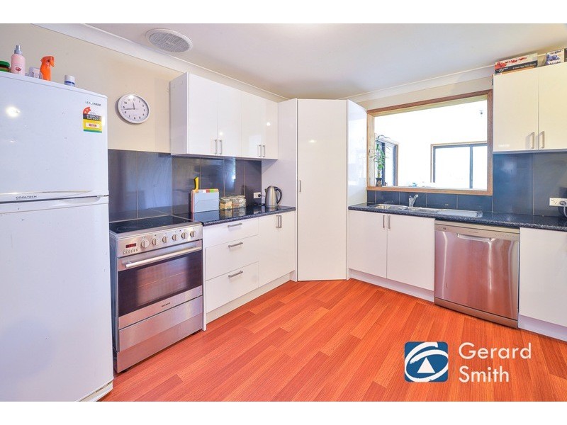 17 Middleton Place, Picton NSW 2571