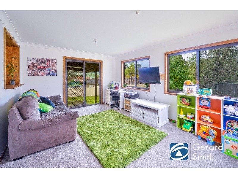 17 Middleton Place, Picton NSW 2571