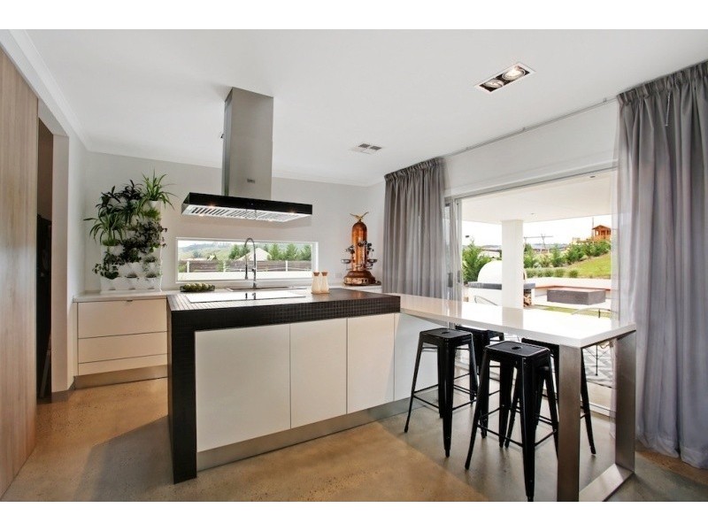 4 Stargard Crescent, Picton NSW 2571