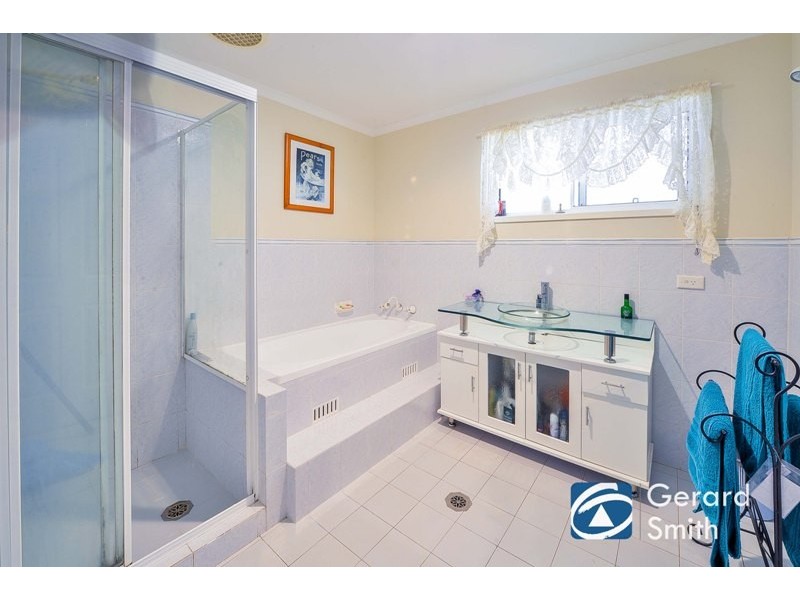 38 Russell Street, The Oaks NSW 2570