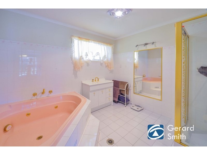 38 Russell Street, The Oaks NSW 2570