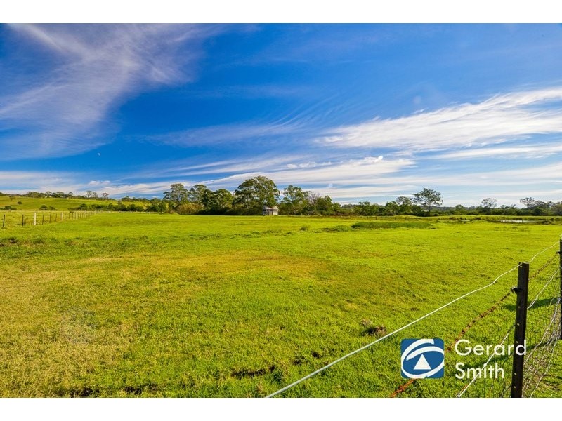 38 Russell Street, The Oaks NSW 2570