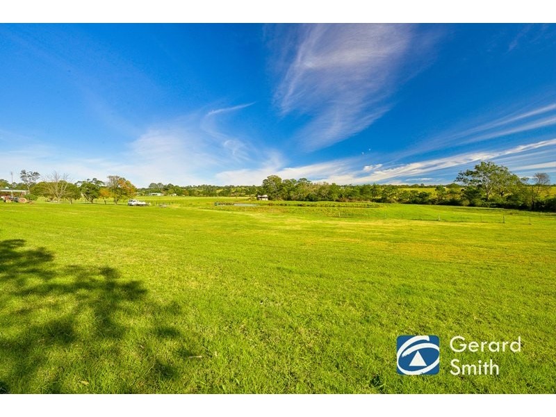 38 Russell Street, The Oaks NSW 2570