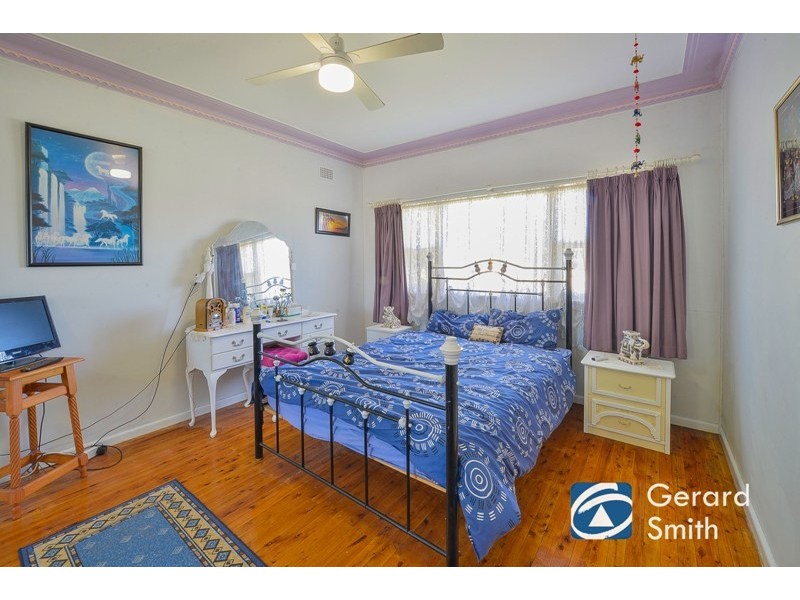 70 Merlin Street, The Oaks NSW 2570