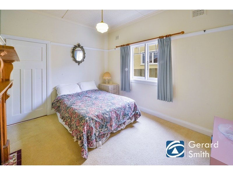 242 Argyle Street, Picton NSW 2571