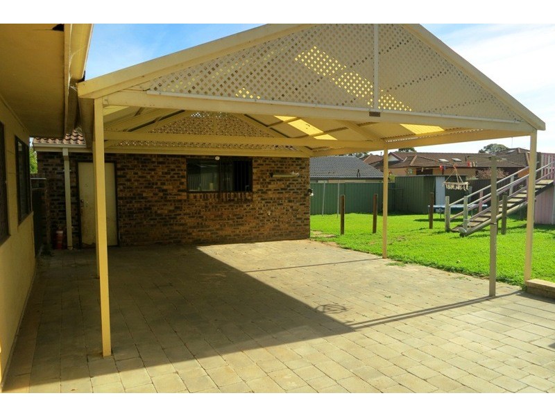22 Thompson Place, Camden South NSW 2570