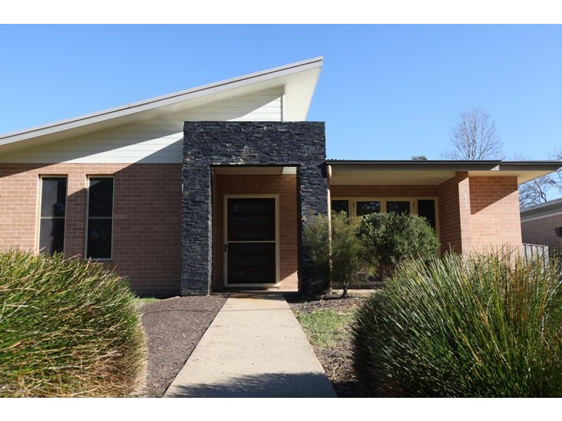 37 West Parade, Hill Top NSW 2575