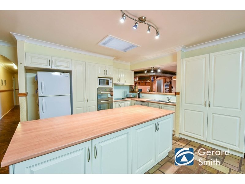4 Davis Place, Thirlmere NSW 2572
