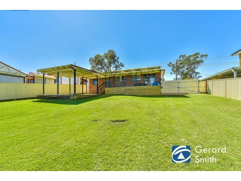 17 John Street, The Oaks NSW 2570