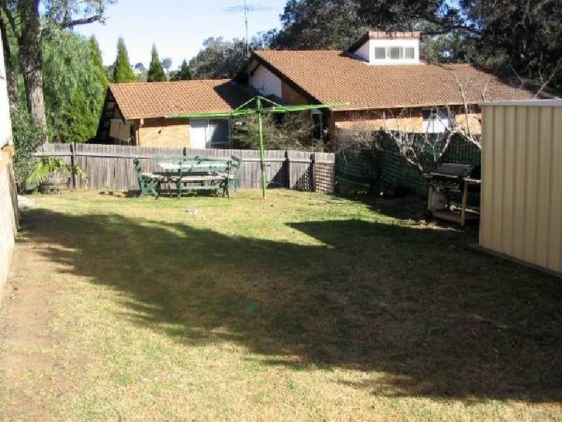8 Haddon Place, Picton NSW 2571