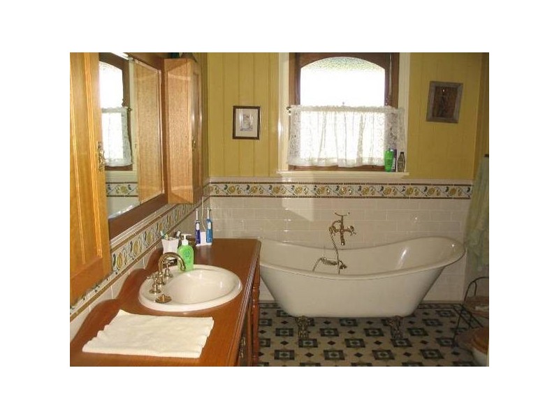 18 Antill Street, Picton NSW 2571