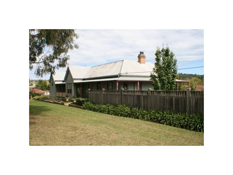 18 Antill Street, Picton NSW 2571