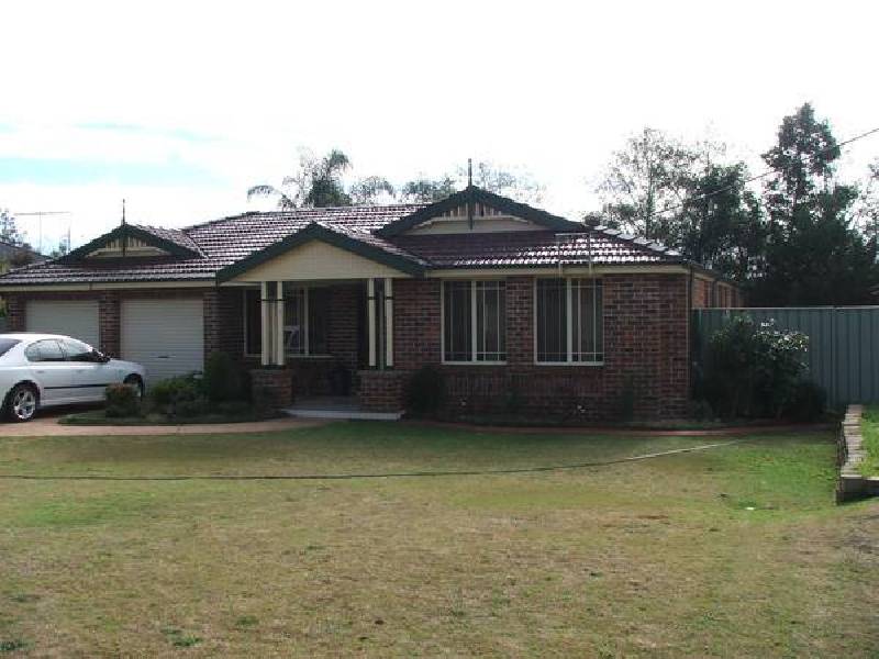 8 Garbutt Place, Oakdale NSW 2570