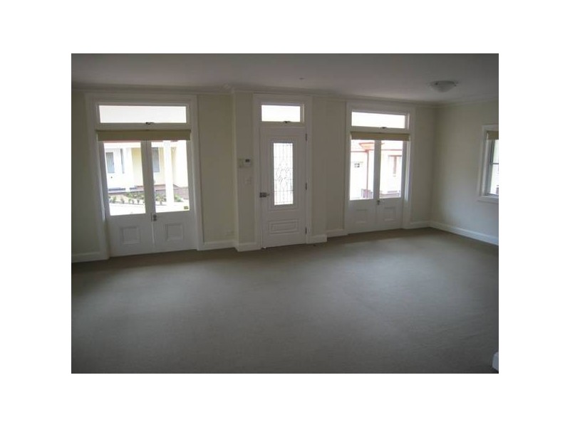 2/253-255 Argyle Street, Picton NSW 2571