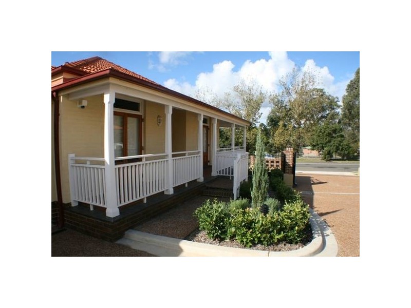 8/253-255 Argyle Street, Picton NSW 2571