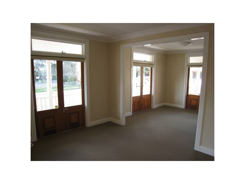 8/253-255 Argyle Street, Picton NSW 2571