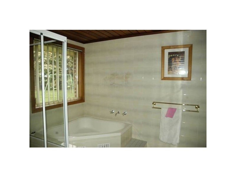 76 Myrtle Creek Avenue, Tahmoor NSW 2573