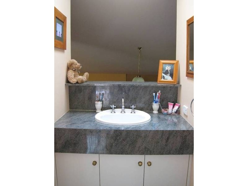 6 Victa Place, Thirlmere NSW 2572