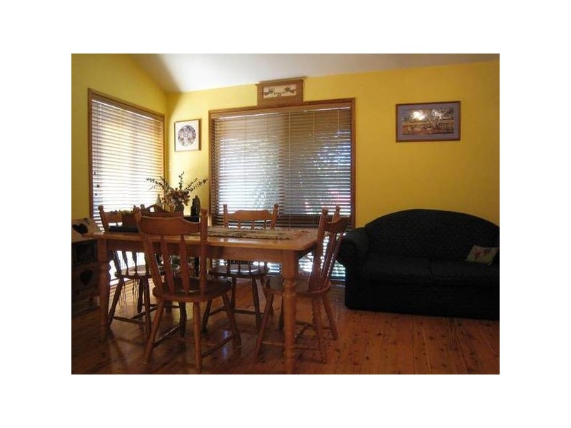 6 Victa Place, Thirlmere NSW 2572