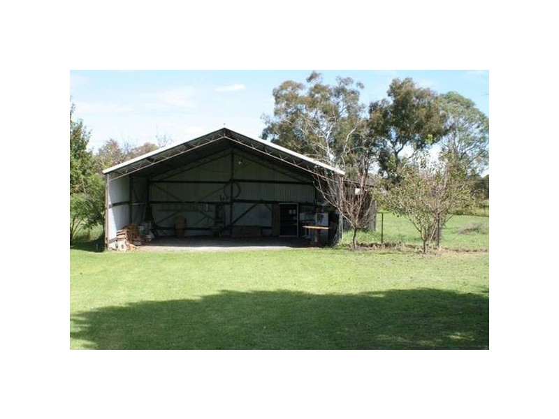 5 Leonard Street, Thirlmere NSW 2572