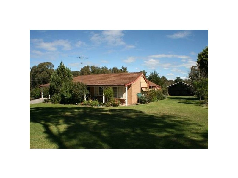 5 Leonard Street, Thirlmere NSW 2572